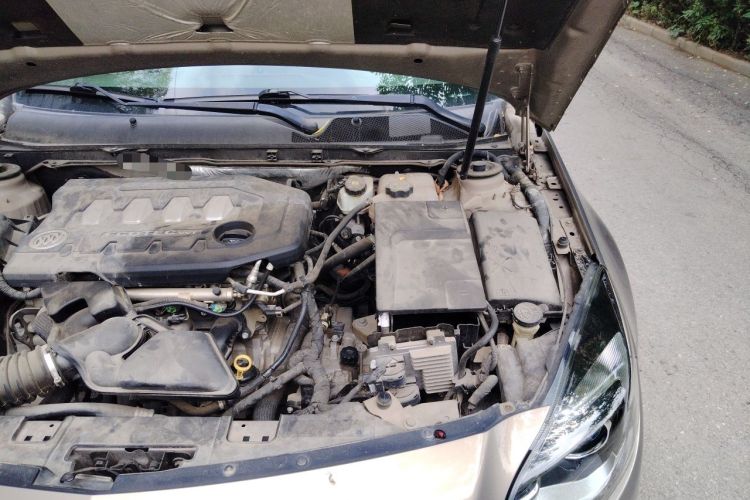 Used Buick Regal 2014 2.0L Leading Fashion Edition Engine Bay Left