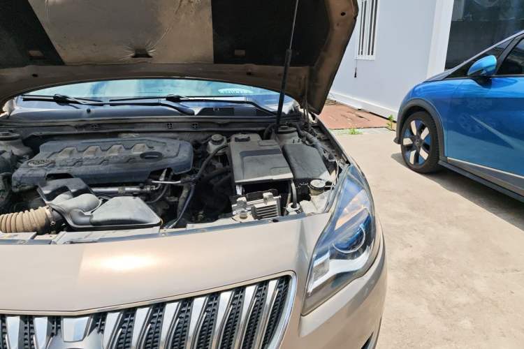 Used Buick Regal 2014 2.0L Leading Fashion Edition Engine Bay Left