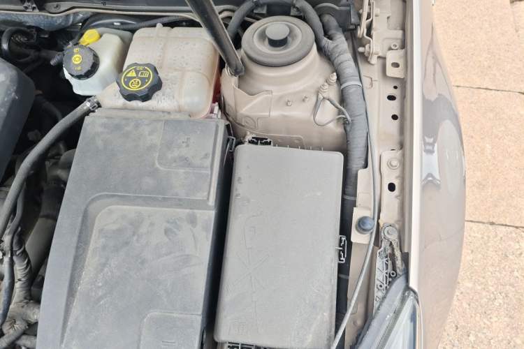 Used Buick Regal 2014 2.0L Leading Fashion Edition Engine Bay Left