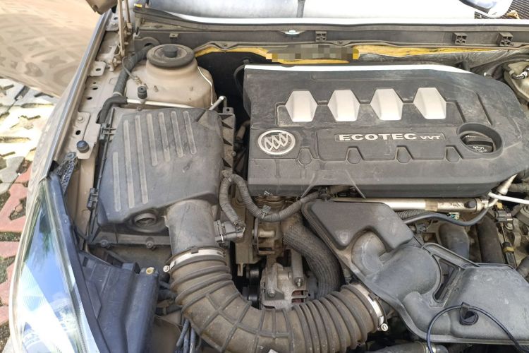 Used Buick Regal 2014 2.0L Leading Fashion Edition Engine Bay Right