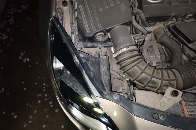Used Buick Regal 2014 2.0L Leading Fashion Edition Engine Bay Right