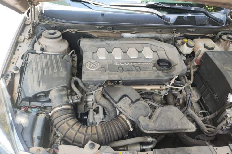 Used Buick Regal 2014 2.0L Leading Fashion Edition Engine Bay Right