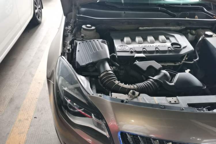 Used Buick Regal 2014 2.0L Leading Fashion Edition Engine Bay Right