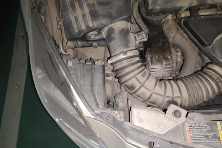 Used Buick Regal 2014 2.0L Leading Fashion Edition Engine Bay Right