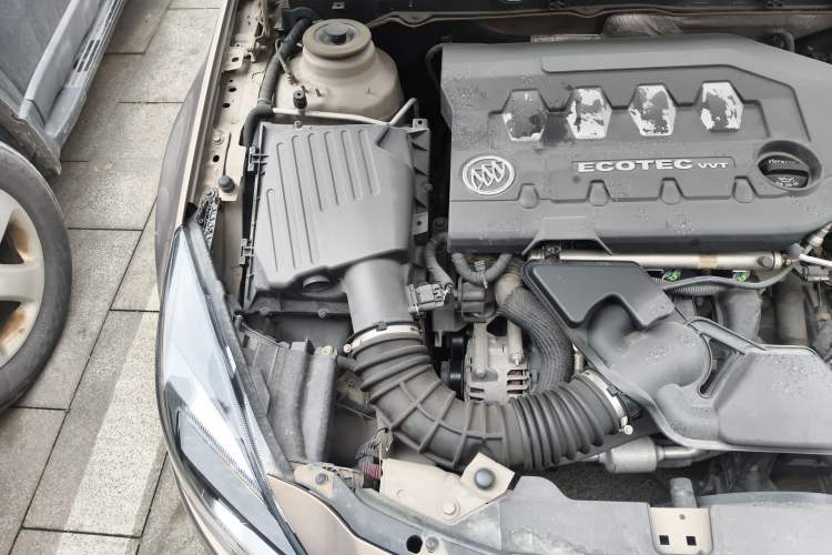 Used Buick Regal 2014 2.0L Leading Fashion Edition Engine Bay Right