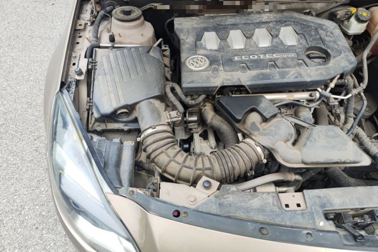 Used Buick Regal 2014 2.0L Elite Fashion Edition Engine Bay Right