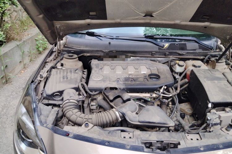 Used Buick Regal 2014 2.0L Leading Fashion Edition Engine Bay Right