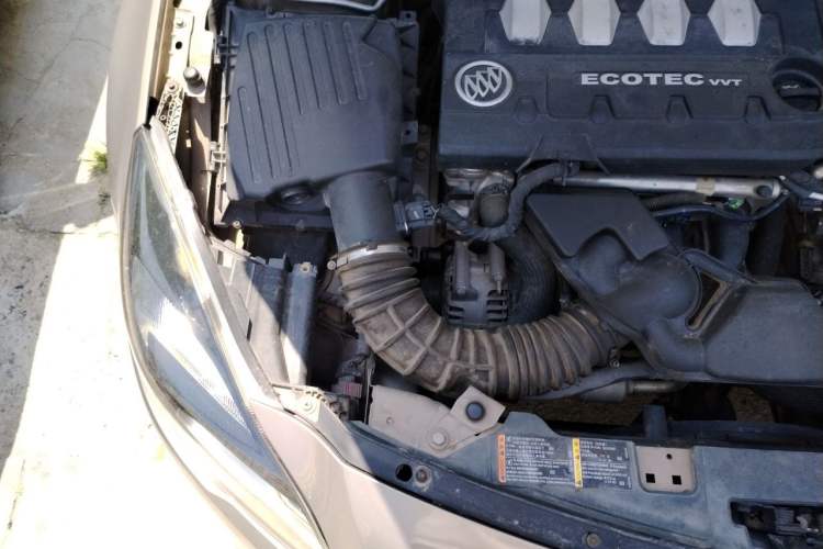 Used Buick Regal 2014 2.0L Elite Fashion Edition Engine Bay Right