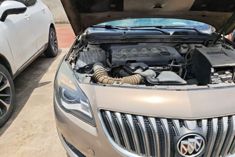Used Buick Regal 2014 2.0L Leading Fashion Edition Engine Bay Right