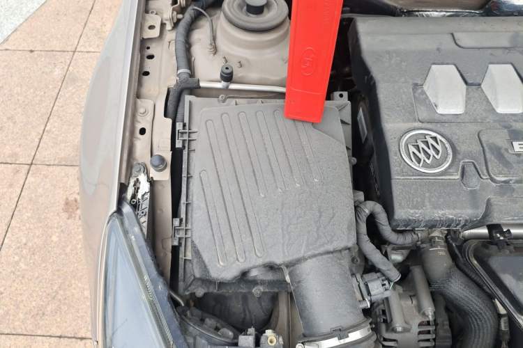 Used Buick Regal 2014 2.0L Leading Fashion Edition Engine Bay Right