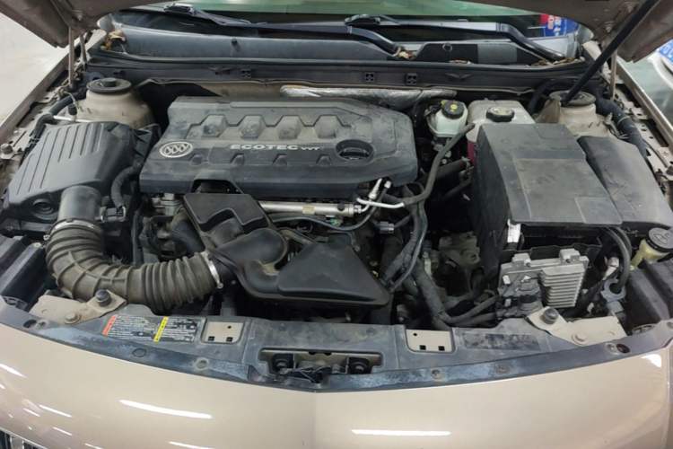 Used Buick Regal 2014 2.0L Elite Fashion Edition Engine Bay