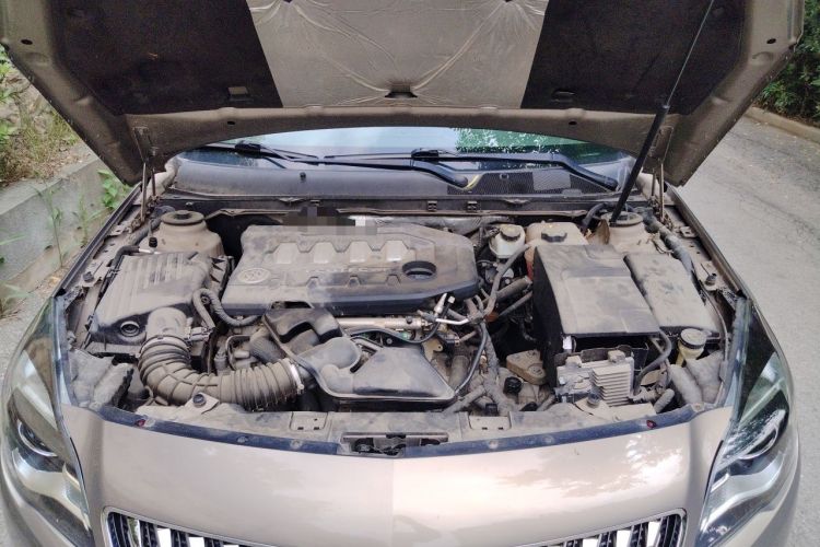 Used Buick Regal 2014 2.0L Leading Fashion Edition Engine Bay
