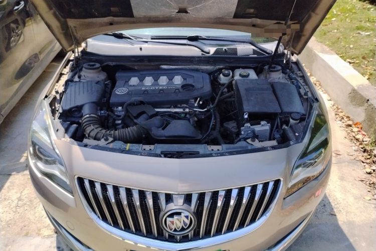 Used Buick Regal 2014 2.0L Elite Fashion Edition Engine Bay
