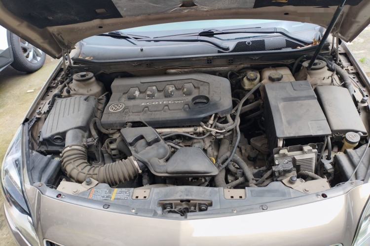 Used Buick Regal 2014 2.0L Leading Fashion Edition Engine Bay