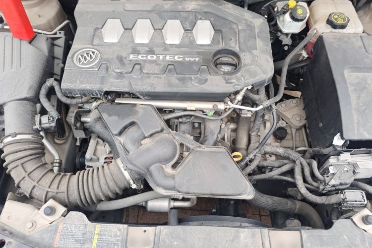Used Buick Regal 2014 2.0L Leading Fashion Edition Engine Bay