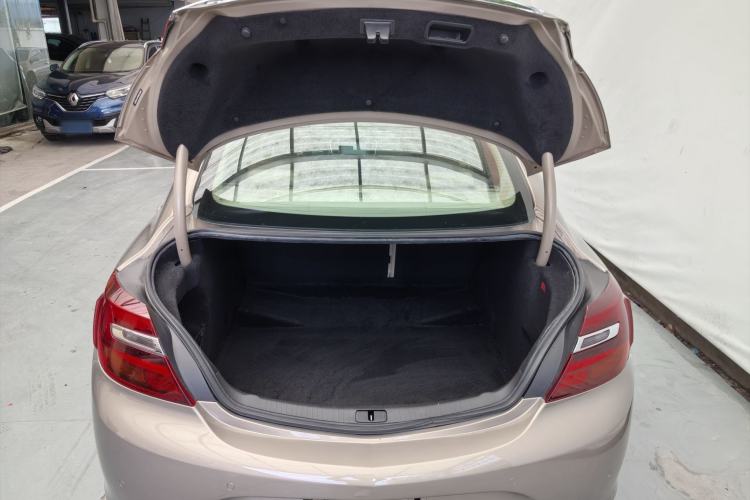 Used Buick Regal 2014 2.0L Leading Fashion Edition Exterior 11