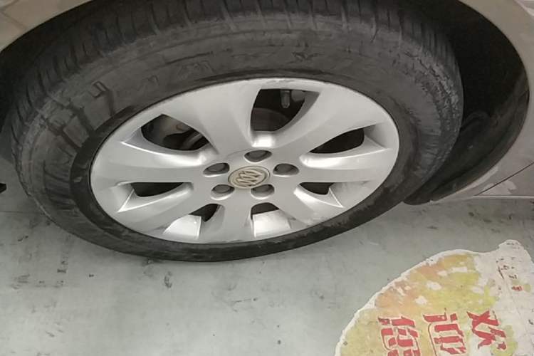Used Buick Regal 2014 2.0L Leading Fashion Edition Exterior 4