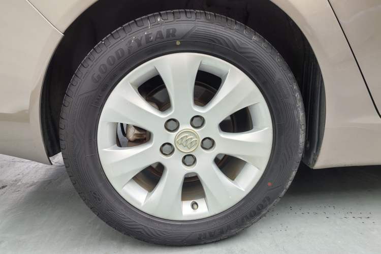 Used Buick Regal 2014 2.0L Leading Fashion Edition Exterior 5