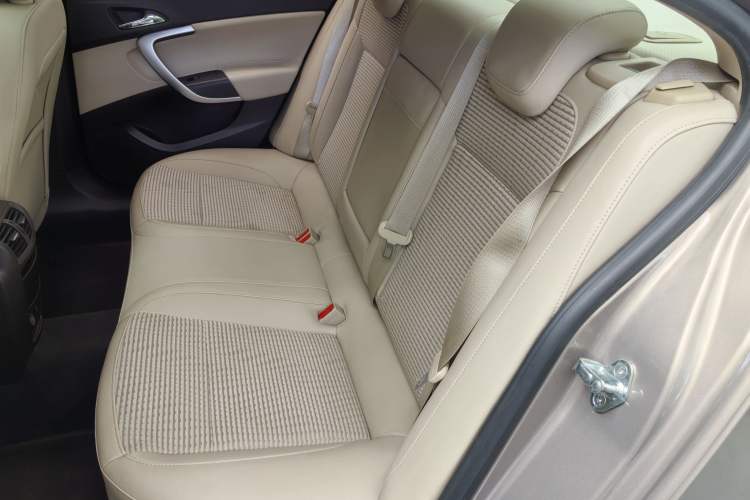 Used Buick Regal 2014 2.0L Leading Fashion Edition Exterior 6