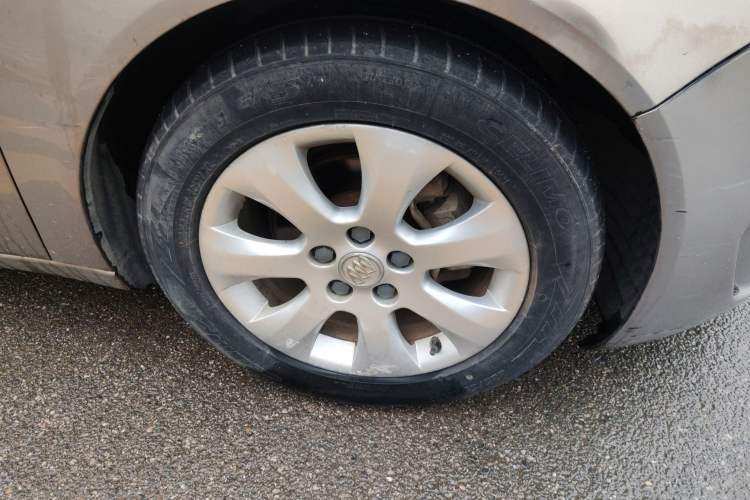 Used Buick Regal 2014 2.0L Leading Fashion Edition Exterior 7