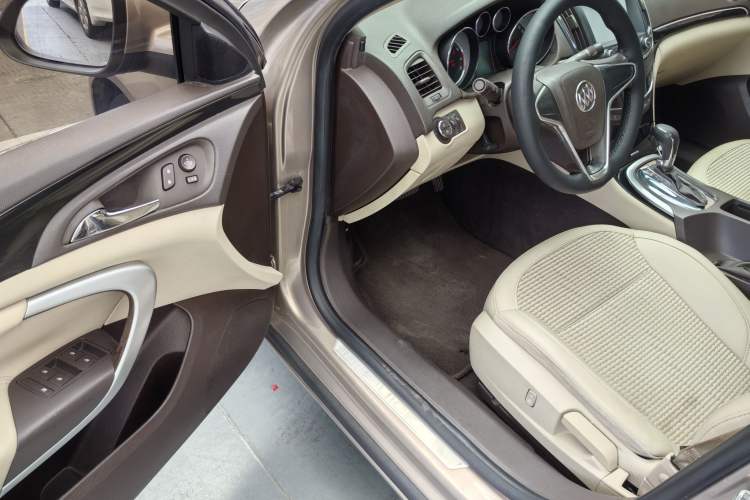 Used Buick Regal 2014 2.0L Leading Fashion Edition Exterior 8