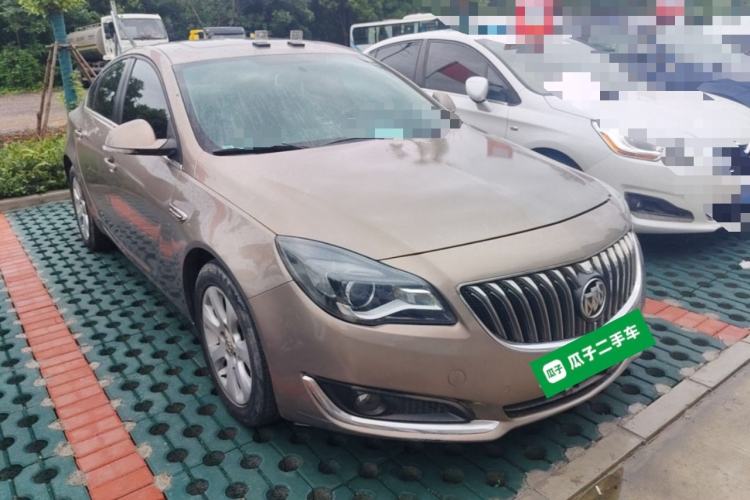 Used Buick Regal 2014 2.0L Leading Fashion Edition Front Right 45 Deg