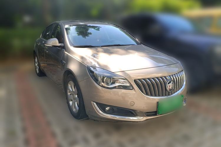 Used Buick Regal 2014 2.0L Leading Fashion Edition Front Right 45 Deg