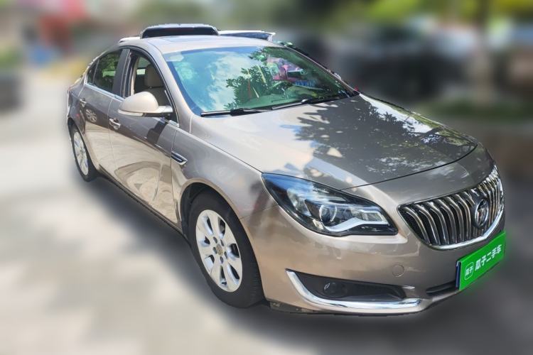 Used Buick Regal 2014 2.0L Leading Fashion Edition Front Right 45 Deg