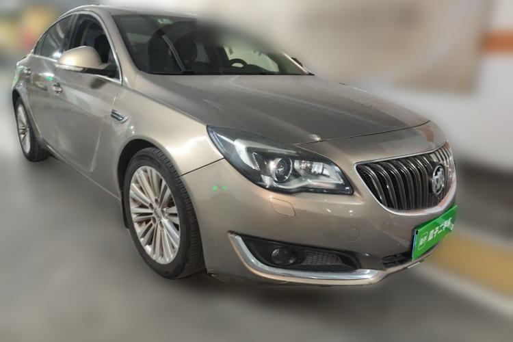 Used Buick Regal 2014 2.4L SIDI Luxury Fashion Edition Front Right 45 Deg