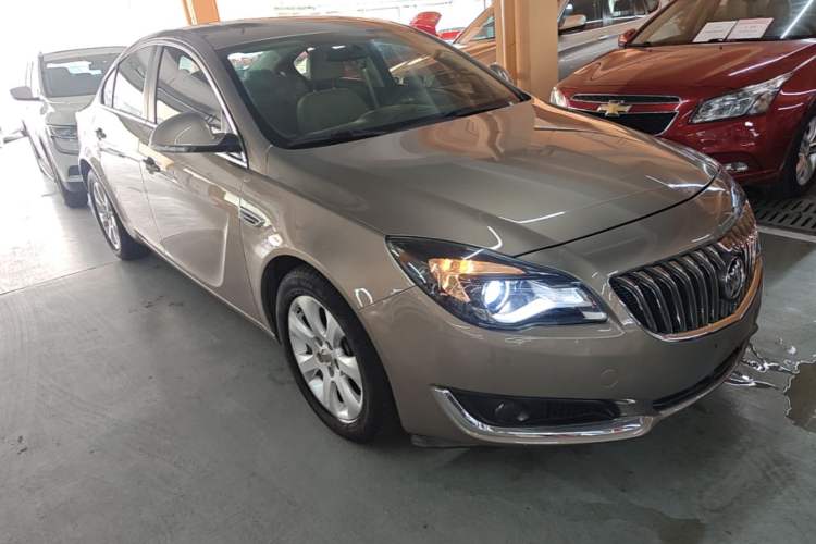 Used Buick Regal 2014 2.0L Leading Fashion Edition Front Right 45 Deg