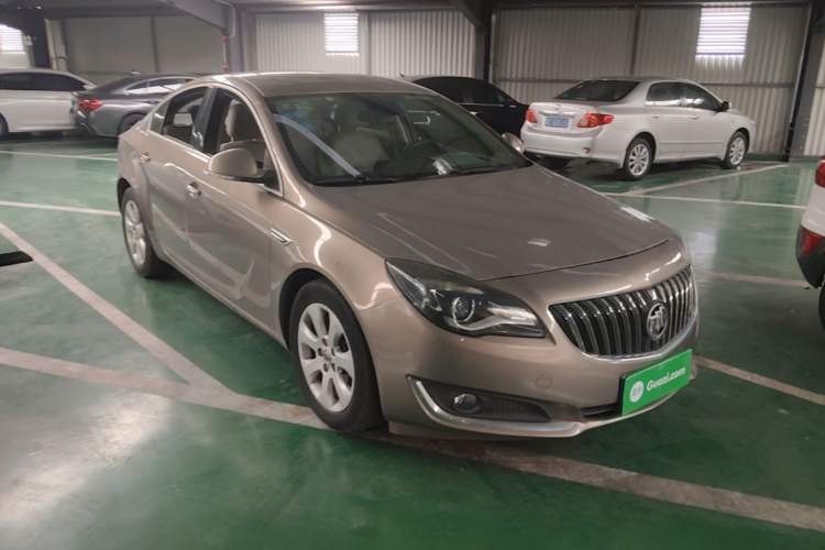Used Buick Regal 2014 2.0L Elite Fashion Edition Front Right 45 Deg
