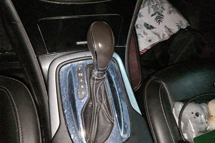 Used Buick Regal 2014 1.6T Fashionable Tech Edition Gear Lever