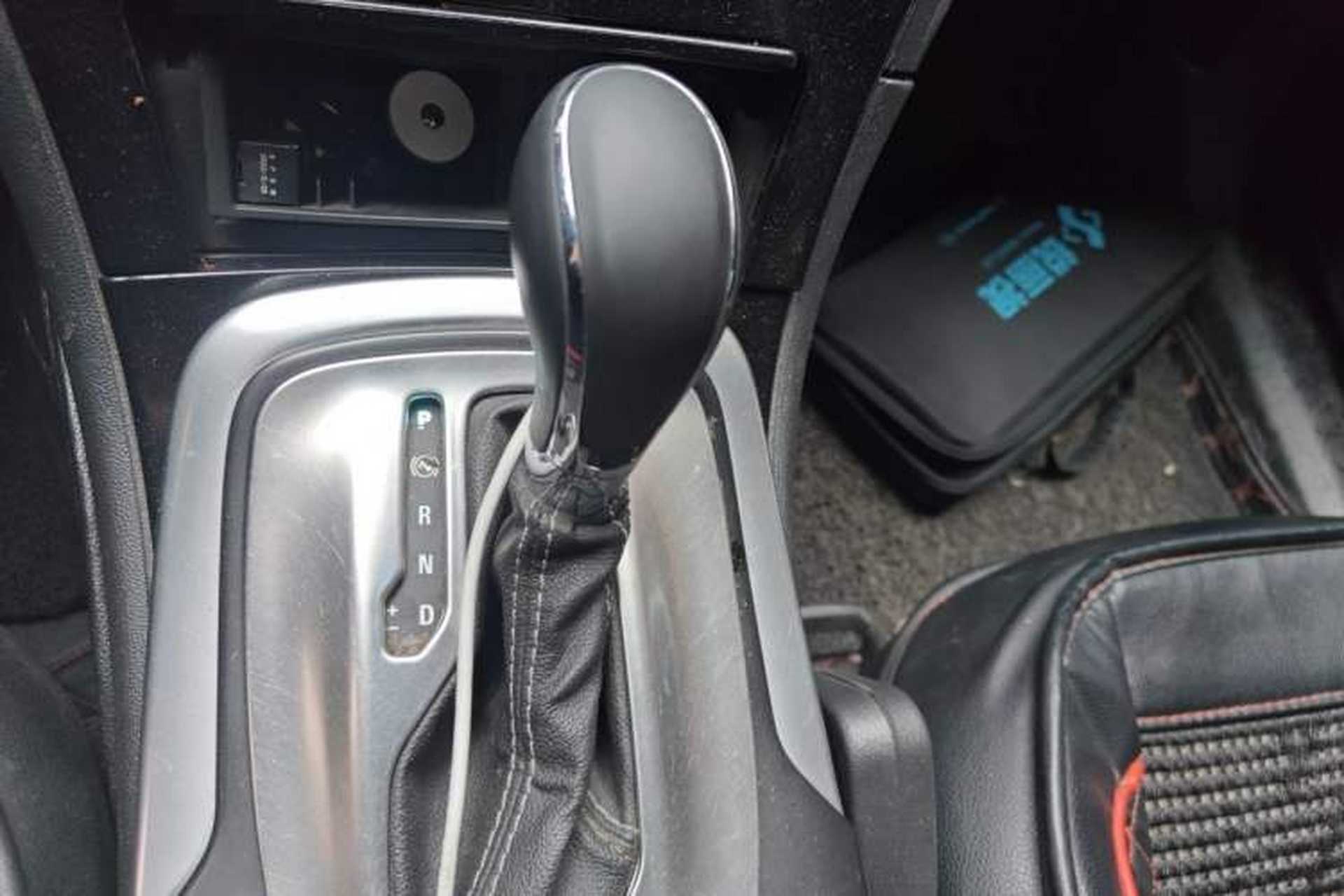 Used Buick Regal 2014 1.6T Fashionable Tech Edition Gear Lever