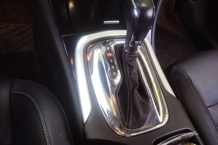 Used Buick Regal 2014 1.6T Fashionable Tech Edition Gear Lever