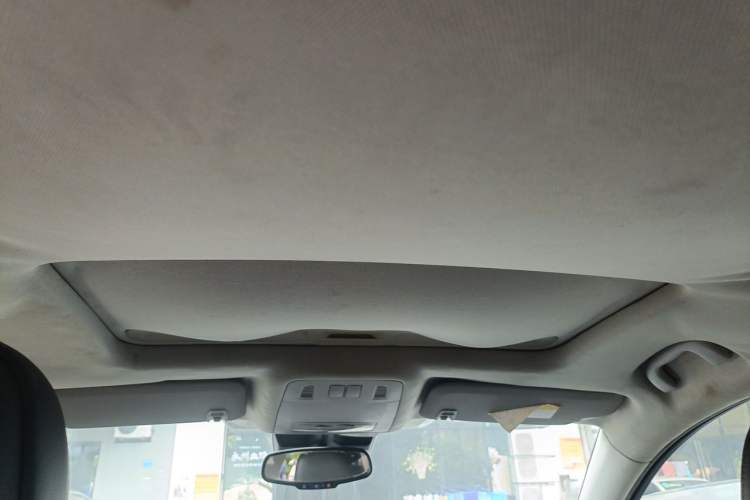 Used Buick Regal 2014 1.6T Fashionable Tech Edition Headliner