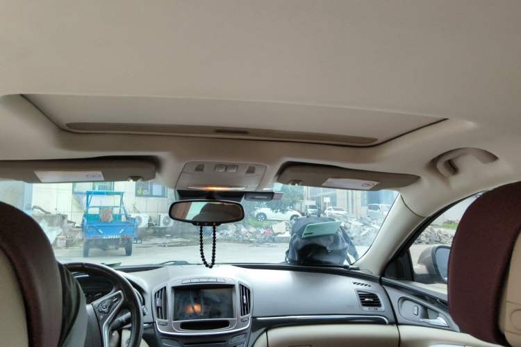 Used Buick Regal 2014 2.0L Elite Fashion Edition Headliner