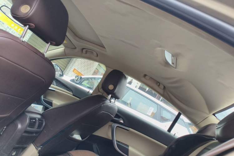 Used Buick Regal 2014 2.0L Leading Fashion Edition Headliner
