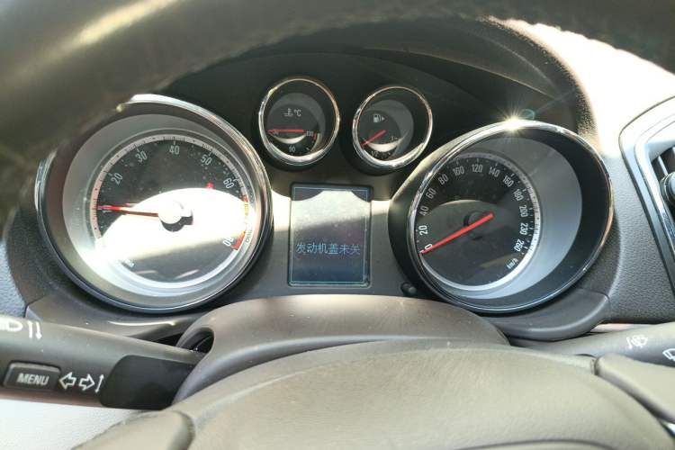 Used Buick Regal 2014 2.0L Leading Fashion Edition Instrument Cluster
