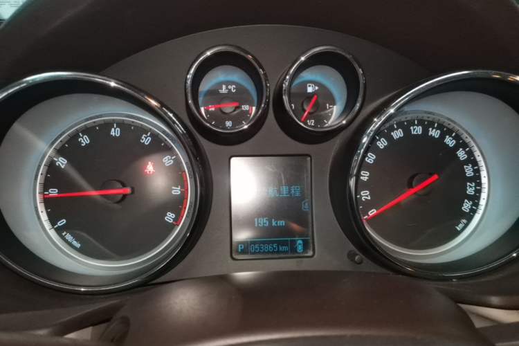 Used Buick Regal 2014 2.0L Leading Fashion Edition Instrument Cluster