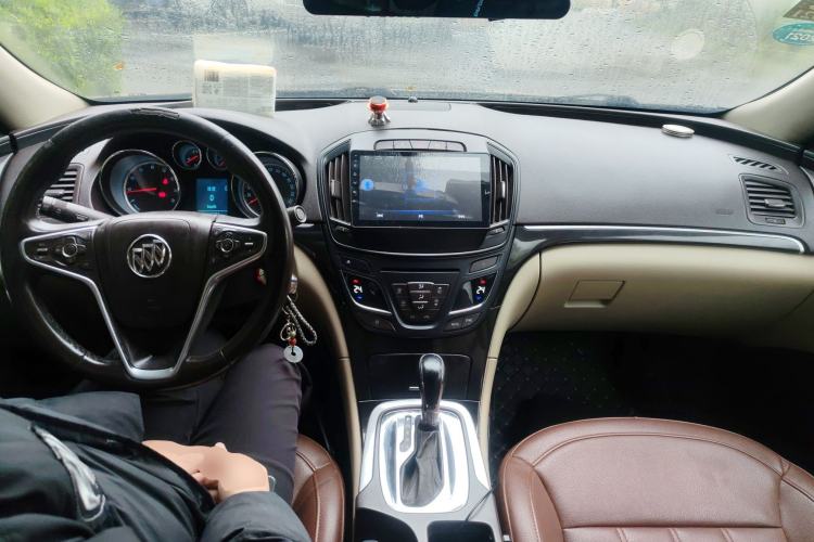 Used Buick Regal 2014 2.0L Leading Fashion Edition Interior 2