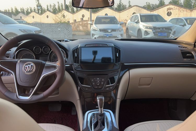 Used Buick Regal 2014 2.0L Leading Fashion Edition Interior 3