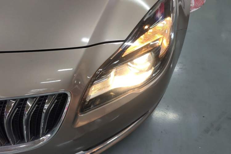 Used Buick Regal 2014 2.0L Elite Fashion Edition Left Front Headlight