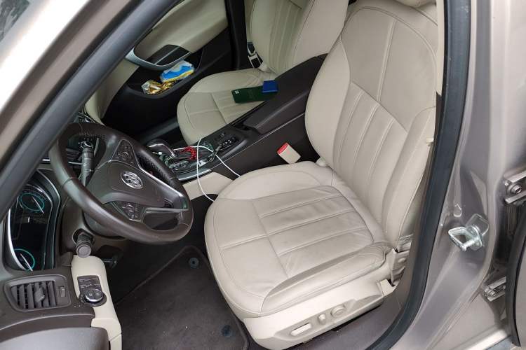 Used Buick Regal 2014 2.0L Elite Fashion Edition Left Front Seat