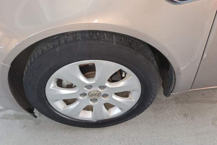 Used Buick Regal 2014 2.0L Leading Fashion Edition Left Front Wheel Hub