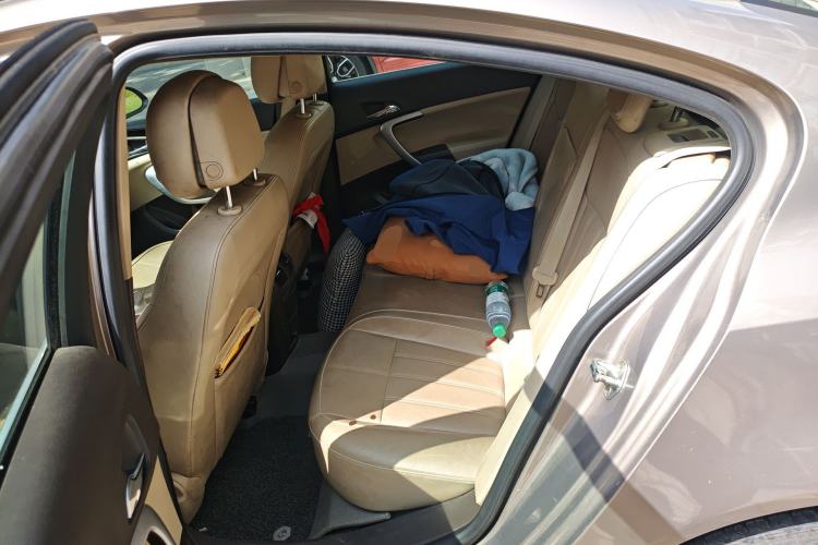 Used Buick Regal 2014 2.0L Elite Fashion Edition Left Rear Seat
