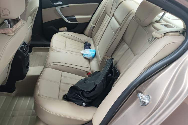 Used Buick Regal 2014 2.0L Elite Fashion Edition Left Rear Seat