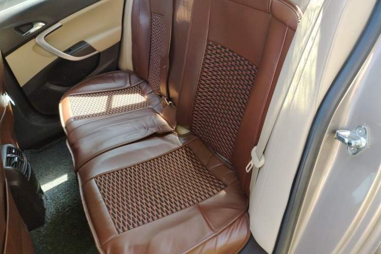 Used Buick Regal 2014 2.0L Elite Fashion Edition Left Rear Seat