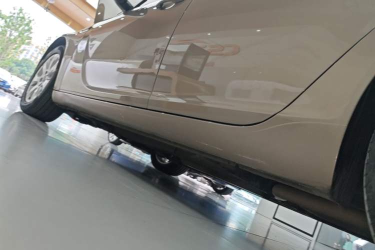 Used Buick Regal 2014 2.0L Elite Fashion Edition Left Side Sill