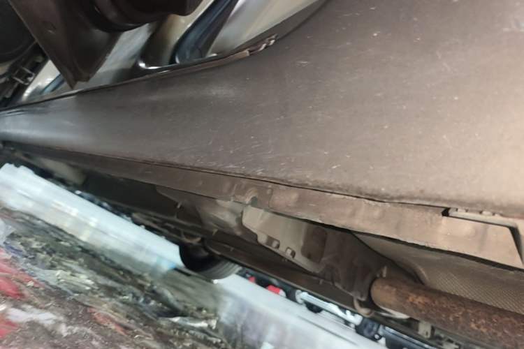 Used Buick Regal 2014 2.0L Elite Fashion Edition Left Side Sill