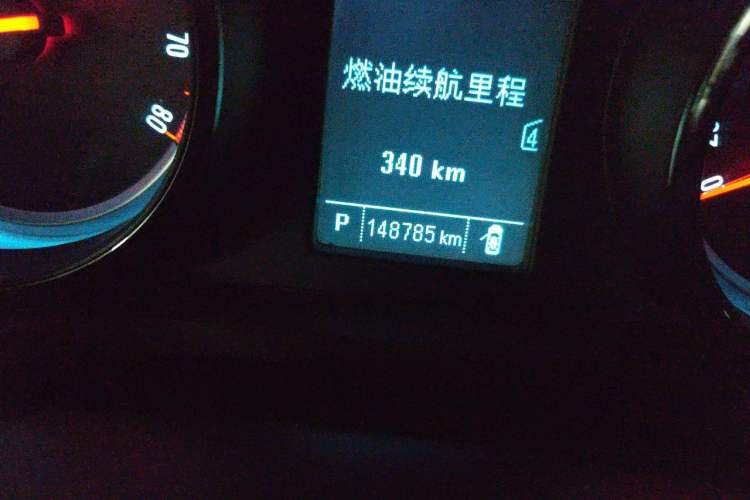 Used Buick Regal 2014 2.0L Leading Fashion Edition Odometer Close Up